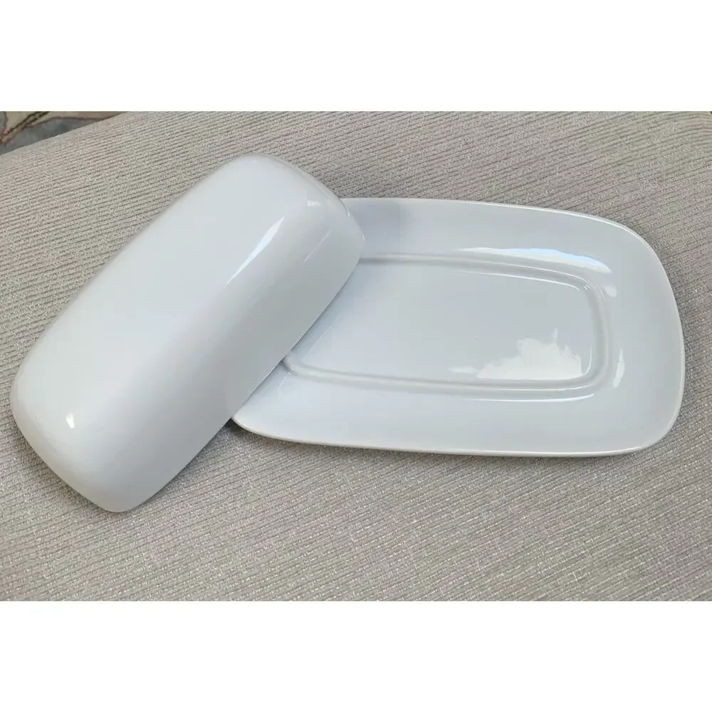 Pottery Barn GREAT WHITE 1/4-lb Covered Butter, Microwave/Dishwasher-Safe